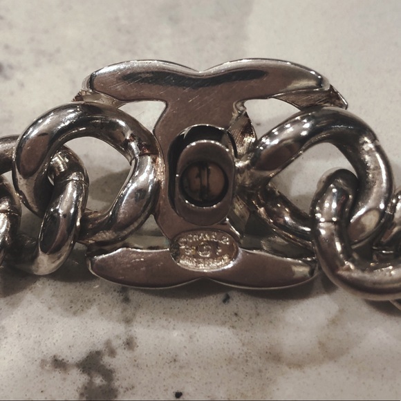 SOLD Chanel vintage turnlock chain belt necklace - Picture 4 of 8